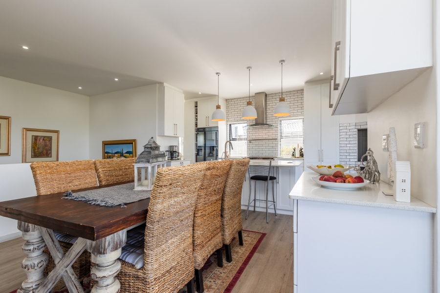 4 Bedroom Property for Sale in Baron View Western Cape